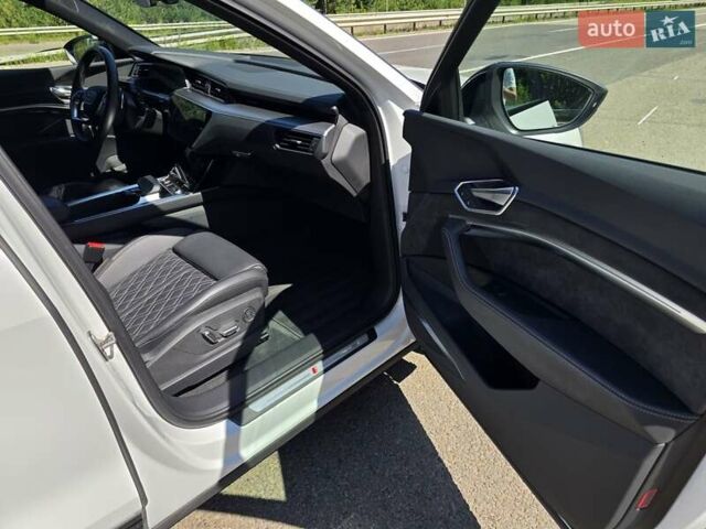 Белый Ауди E-Tron, объемом двигателя 0 л и пробегом 53 тыс. км за 44999 $, фото 65 на Automoto.ua