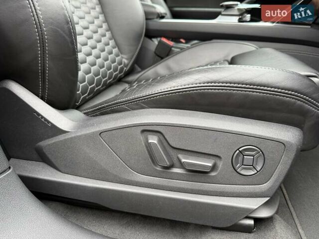 Белый Ауди E-Tron, объемом двигателя 0 л и пробегом 140 тыс. км за 31449 $, фото 134 на Automoto.ua