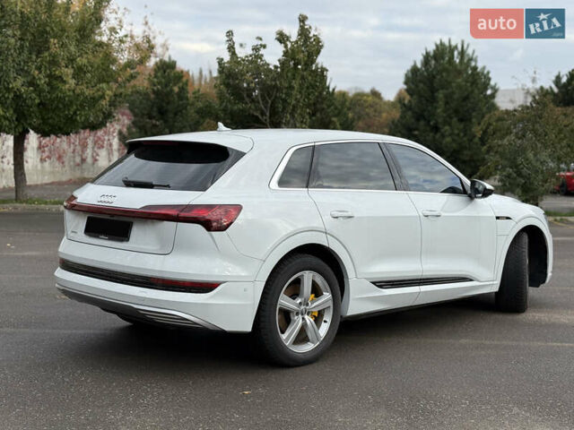 Белый Ауди E-Tron, объемом двигателя 0 л и пробегом 35 тыс. км за 29999 $, фото 5 на Automoto.ua