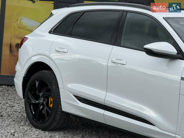 Белый Ауди E-Tron, объемом двигателя 0 л и пробегом 144 тыс. км за 29999 $, фото 16 на Automoto.ua