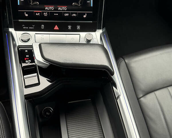 Белый Ауди E-Tron, объемом двигателя 0 л и пробегом 140 тыс. км за 33490 $, фото 28 на Automoto.ua