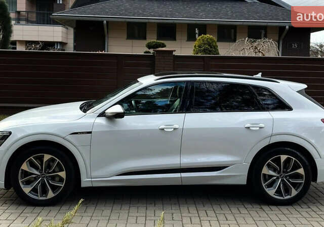 Білий Ауді E-Tron, об'ємом двигуна 0 л та пробігом 33 тис. км за 29000 $, фото 1 на Automoto.ua