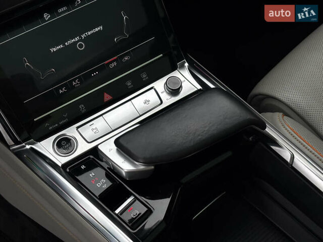 Белый Ауди E-Tron, объемом двигателя 0 л и пробегом 101 тыс. км за 38500 $, фото 22 на Automoto.ua