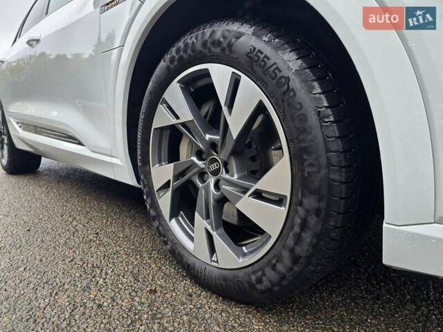 Белый Ауди E-Tron, объемом двигателя 0 л и пробегом 68 тыс. км за 39999 $, фото 27 на Automoto.ua