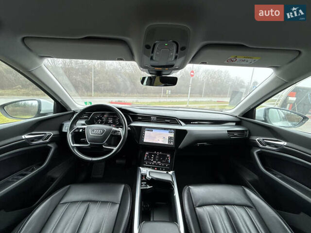 Білий Ауді E-Tron, об'ємом двигуна 0 л та пробігом 69 тис. км за 31500 $, фото 4 на Automoto.ua