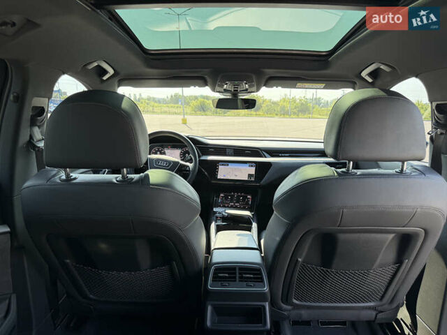 Белый Ауди E-Tron, объемом двигателя 0 л и пробегом 46 тыс. км за 32800 $, фото 11 на Automoto.ua