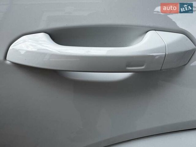 Белый Ауди E-Tron, объемом двигателя 0 л и пробегом 62 тыс. км за 48100 $, фото 47 на Automoto.ua