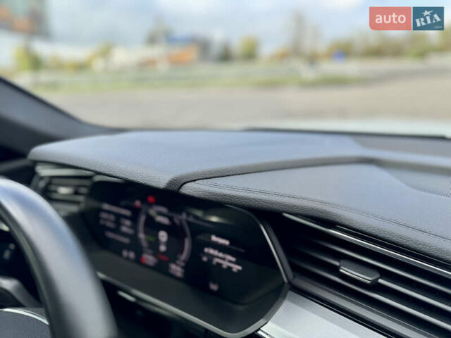 Белый Ауди E-Tron, объемом двигателя 0 л и пробегом 97 тыс. км за 42900 $, фото 52 на Automoto.ua