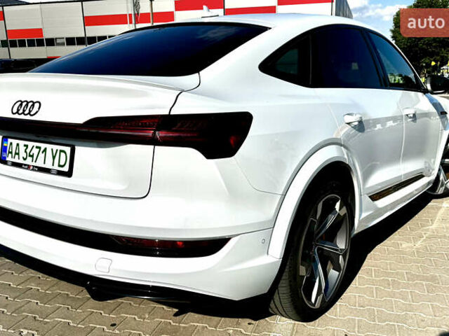 Белый Ауди E-Tron, объемом двигателя 0 л и пробегом 62 тыс. км за 48100 $, фото 5 на Automoto.ua