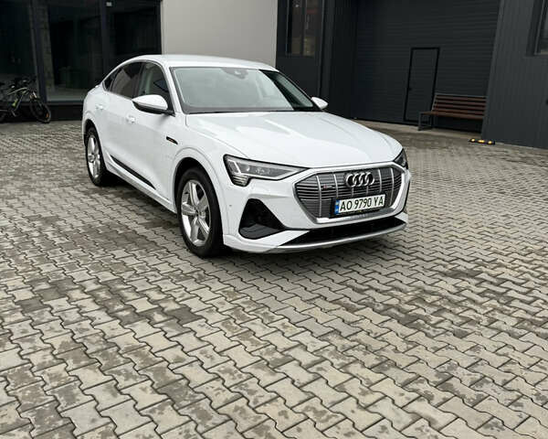 Белый Ауди E-Tron, объемом двигателя 0 л и пробегом 140 тыс. км за 33490 $, фото 1 на Automoto.ua