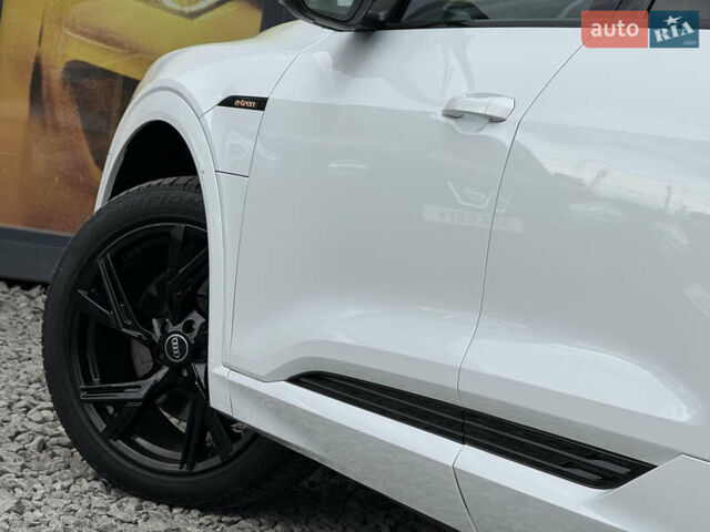 Белый Ауди E-Tron, объемом двигателя 0 л и пробегом 144 тыс. км за 29999 $, фото 23 на Automoto.ua