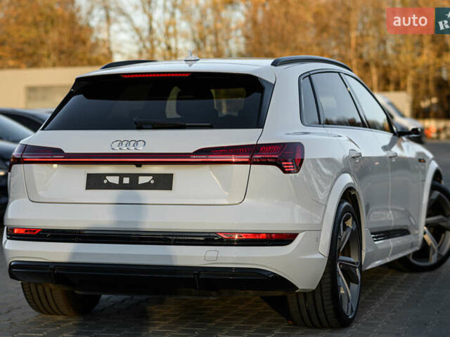 Белый Ауди E-Tron, объемом двигателя 0 л и пробегом 73 тыс. км за 46990 $, фото 6 на Automoto.ua