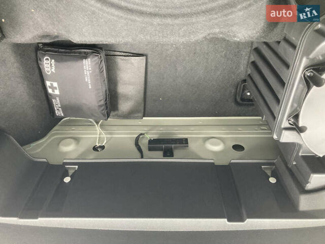 Белый Ауди E-Tron, объемом двигателя 0 л и пробегом 78 тыс. км за 29800 $, фото 15 на Automoto.ua