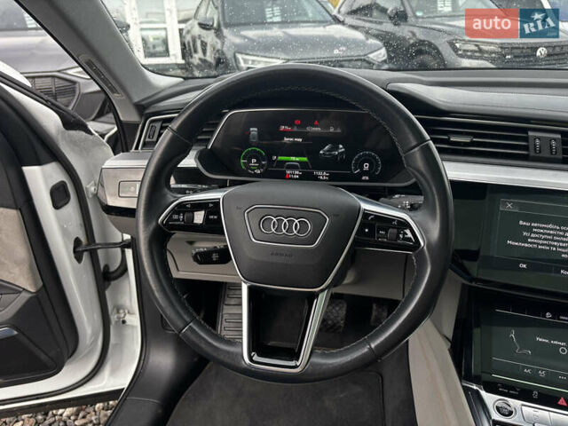 Белый Ауди E-Tron, объемом двигателя 0 л и пробегом 101 тыс. км за 38500 $, фото 18 на Automoto.ua