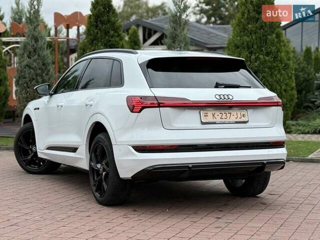 Белый Ауди E-Tron, объемом двигателя 0 л и пробегом 140 тыс. км за 31449 $, фото 48 на Automoto.ua