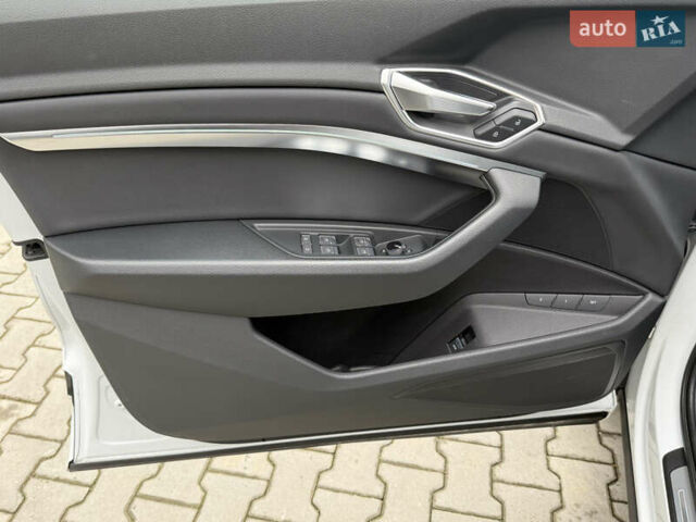 Белый Ауди E-Tron, объемом двигателя 0 л и пробегом 140 тыс. км за 33490 $, фото 33 на Automoto.ua