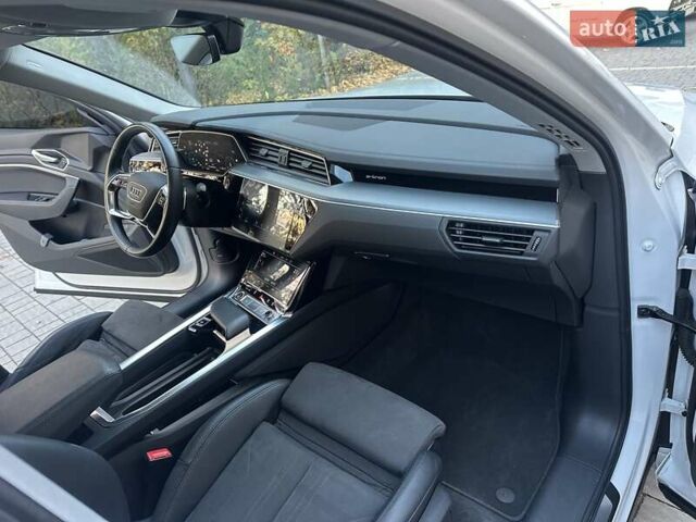 Белый Ауди E-Tron, объемом двигателя 0 л и пробегом 150 тыс. км за 33500 $, фото 31 на Automoto.ua
