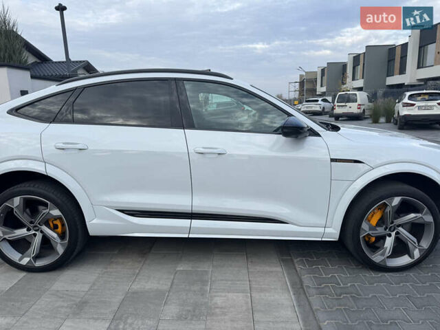 Белый Ауди E-Tron, объемом двигателя 0 л и пробегом 42 тыс. км за 51400 $, фото 2 на Automoto.ua