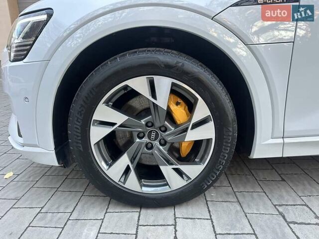 Белый Ауди E-Tron, объемом двигателя 0 л и пробегом 150 тыс. км за 33500 $, фото 13 на Automoto.ua