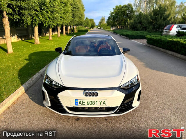 Білий Ауді E-Tron, об'ємом двигуна 0 л та пробігом 29 тис. км за 65450 $, фото 2 на Automoto.ua