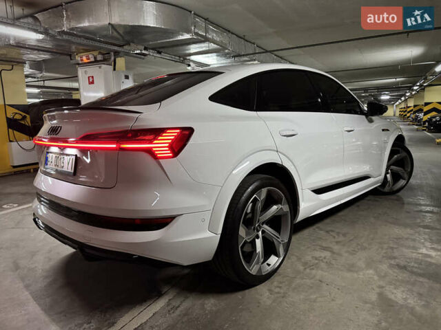 Білий Ауді E-Tron, об'ємом двигуна 0 л та пробігом 36 тис. км за 52000 $, фото 8 на Automoto.ua