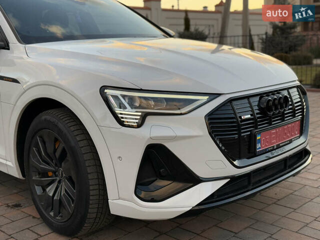 Белый Ауди E-Tron, объемом двигателя 0 л и пробегом 55 тыс. км за 43000 $, фото 66 на Automoto.ua