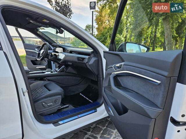 Белый Ауди E-Tron, объемом двигателя 0 л и пробегом 1 тыс. км за 64999 $, фото 20 на Automoto.ua