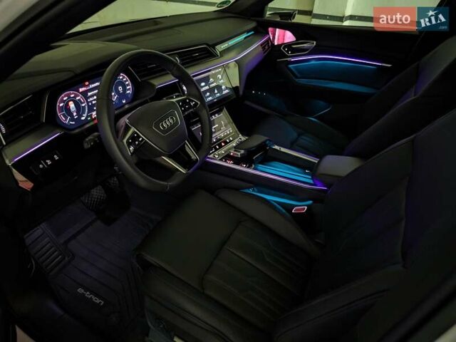 Белый Ауди E-Tron, объемом двигателя 0 л и пробегом 26 тыс. км за 48778 $, фото 36 на Automoto.ua