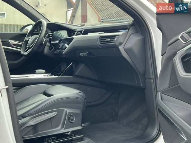 Белый Ауди E-Tron, объемом двигателя 0 л и пробегом 23 тыс. км за 44483 $, фото 40 на Automoto.ua