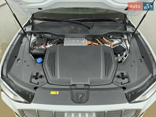 Белый Ауди E-Tron, объемом двигателя 0 л и пробегом 26 тыс. км за 48778 $, фото 71 на Automoto.ua