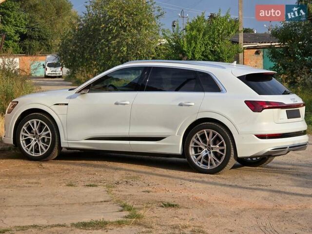 Белый Ауди E-Tron, объемом двигателя 0 л и пробегом 26 тыс. км за 48778 $, фото 95 на Automoto.ua