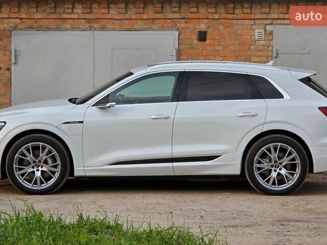 Белый Ауди E-Tron, объемом двигателя 0 л и пробегом 26 тыс. км за 48778 $, фото 7 на Automoto.ua