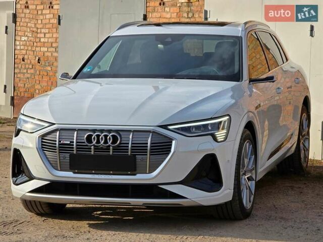 Белый Ауди E-Tron, объемом двигателя 0 л и пробегом 26 тыс. км за 48778 $, фото 100 на Automoto.ua