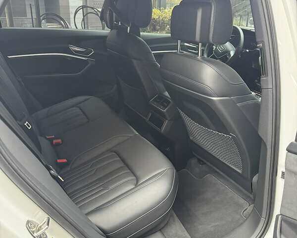 Белый Ауди E-Tron, объемом двигателя 0 л и пробегом 42 тыс. км за 50600 $, фото 10 на Automoto.ua