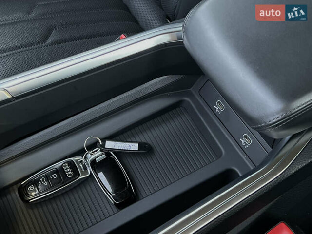 Белый Ауди E-Tron, объемом двигателя 0 л и пробегом 41 тыс. км за 42727 $, фото 60 на Automoto.ua