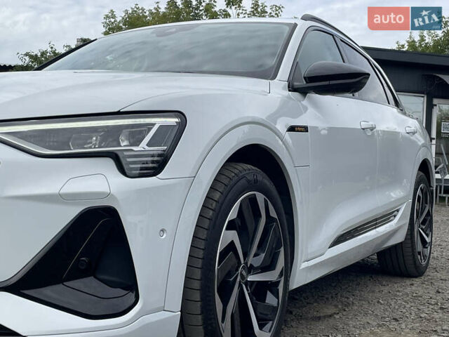 Белый Ауди E-Tron, объемом двигателя 0 л и пробегом 41 тыс. км за 42712 $, фото 10 на Automoto.ua