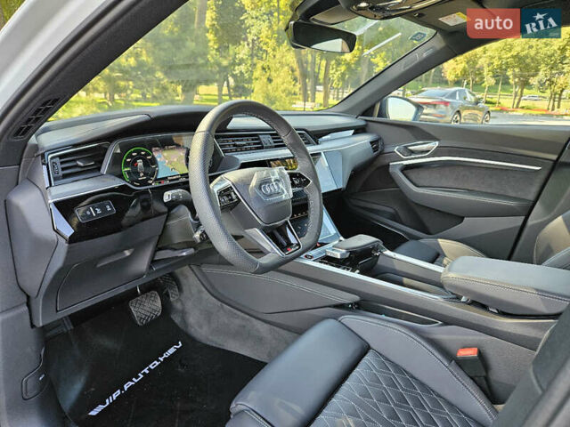 Белый Ауди E-Tron, объемом двигателя 0 л и пробегом 1 тыс. км за 64999 $, фото 14 на Automoto.ua