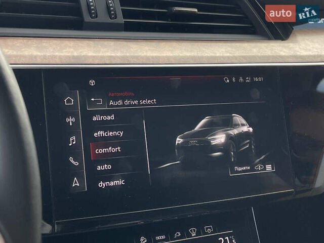 Белый Ауди E-Tron, объемом двигателя 0 л и пробегом 41 тыс. км за 42712 $, фото 71 на Automoto.ua