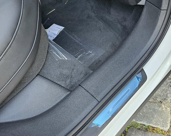 Белый Ауди E-Tron, объемом двигателя 0 л и пробегом 1 тыс. км за 64999 $, фото 26 на Automoto.ua