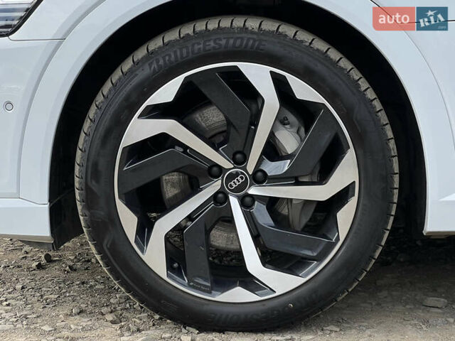Белый Ауди E-Tron, объемом двигателя 0 л и пробегом 41 тыс. км за 42727 $, фото 13 на Automoto.ua
