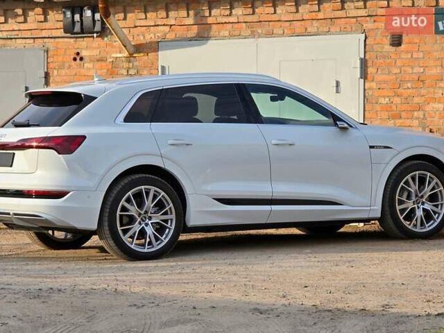 Белый Ауди E-Tron, объемом двигателя 0 л и пробегом 26 тыс. км за 48778 $, фото 11 на Automoto.ua