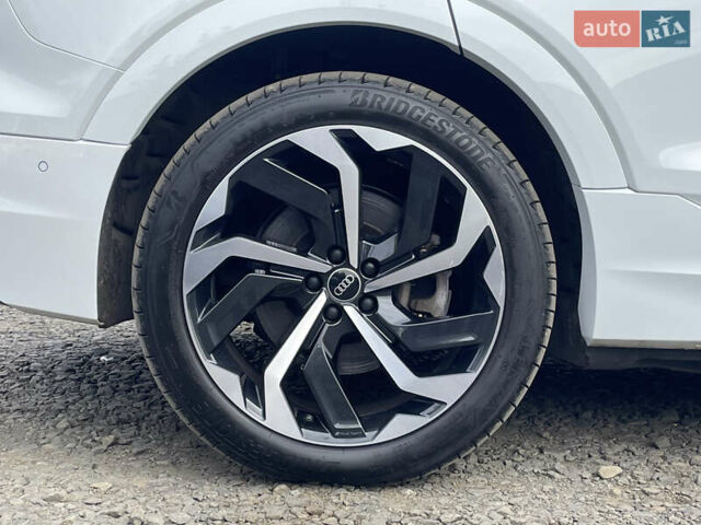 Белый Ауди E-Tron, объемом двигателя 0 л и пробегом 41 тыс. км за 42712 $, фото 22 на Automoto.ua