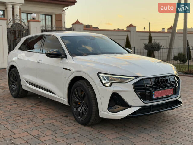 Белый Ауди E-Tron, объемом двигателя 0 л и пробегом 55 тыс. км за 43000 $, фото 59 на Automoto.ua