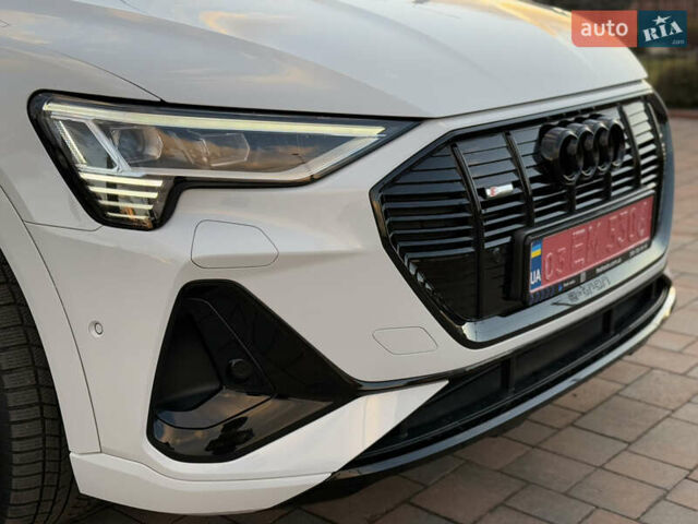 Белый Ауди E-Tron, объемом двигателя 0 л и пробегом 55 тыс. км за 43000 $, фото 68 на Automoto.ua