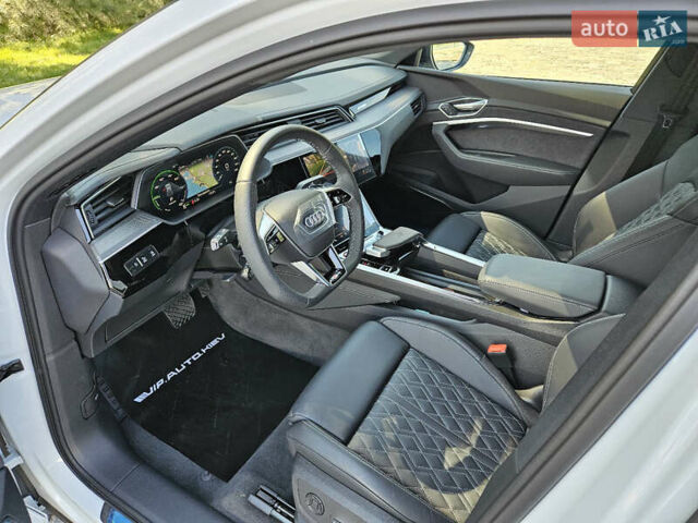 Белый Ауди E-Tron, объемом двигателя 0 л и пробегом 1 тыс. км за 64999 $, фото 16 на Automoto.ua