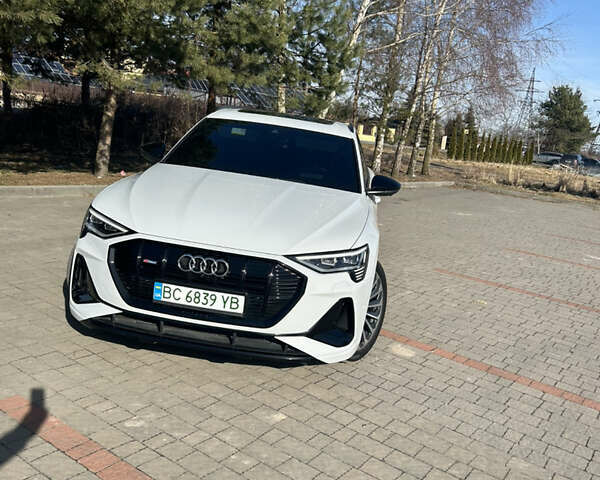 Белый Ауди E-Tron, объемом двигателя 0 л и пробегом 59 тыс. км за 44999 $, фото 1 на Automoto.ua