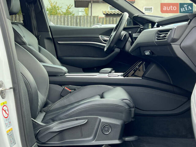 Белый Ауди E-Tron, объемом двигателя 0 л и пробегом 23 тыс. км за 44483 $, фото 41 на Automoto.ua