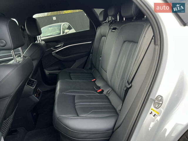 Белый Ауди E-Tron, объемом двигателя 0 л и пробегом 23 тыс. км за 44483 $, фото 28 на Automoto.ua