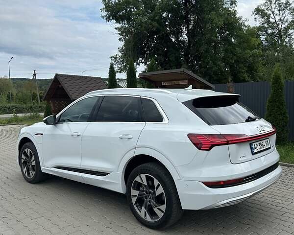 Белый Ауди E-Tron, объемом двигателя 0 л и пробегом 38 тыс. км за 30900 $, фото 1 на Automoto.ua