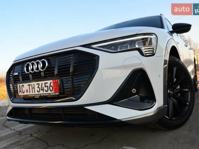 Белый Ауди E-Tron, объемом двигателя 0 л и пробегом 63 тыс. км за 41450 $, фото 2 на Automoto.ua